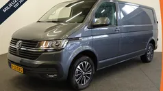 Grijs Nieuw 2024 VW T6.1 Highline Van | € 46.940 (Goede deal)
