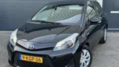 Zwart Gebruikt 2013 Toyota Yaris Hatchback | € 7.950 (Goede deal)