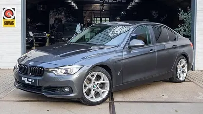 Grijs Gebruikt 2017 BMW 330 Sedan | € 19.900 (Super prijs)