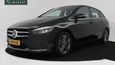 Zwart, metallic lak Gebruikt 2020 Mercedes B160 Advantage MPV | € 18.945 (Eerlijke prijs)