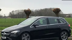 Zwart Gebruikt 2022 Mercedes B200 AMG line MPV | € 33.950 (Eerlijke prijs)
