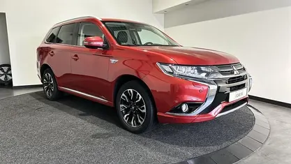 Occasion Mitsubishi Outlander Edition 203 PK (149 kW) 2015 Rood SUV