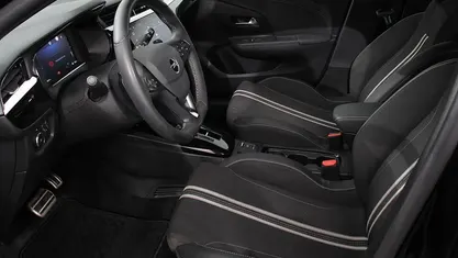 Zwart Occasion 2025 Opel Corsa Hatchback | € 22.890 (Eerlijke prijs)