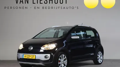 Zwart (metallic) Occasion 2014 VW cross up! Hatchback | € 7.450 (Eerlijke prijs)