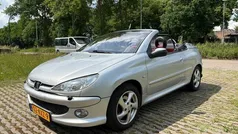 Grijs Gebruikt 2003 Peugeot 206 CC Roland Garros Cabriolet | € 1.150 (Goede deal)
