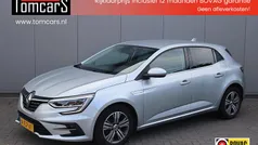 Gebruikt 2022 Renault Mégane IV Intens Hatchback | € 20.950 (Eerlijke prijs)