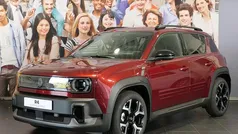 Gebruikt 2025 Renault R4 Komfort SUV | € 35.695 (Eerlijke prijs)