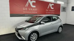 Grijs Gebruikt 2016 Toyota Aygo X-play Hatchback | € 4.599 (Eerlijke prijs)