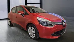 Rood (metallic) Gebruikt 2013 Renault Clio IV Expression Hatchback | € 6.450 (Eerlijke prijs)