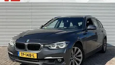Grijs Gebruikt 2018 BMW 320 Luxury Line Stationwagen | € 12.748 (Eerlijke prijs)