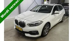Wit Gebruikt 2021 BMW 118 Executive Hatchback | € 19.945 (Super prijs)