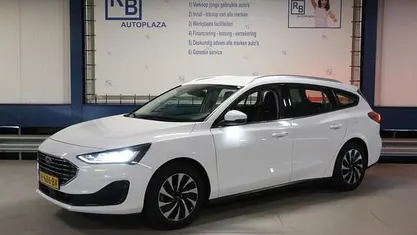 Wit Occasion 2022 Ford Focus Titanium Stationwagen | € 11.950 (Eerlijke prijs)
