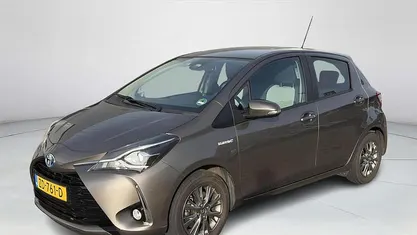 Grijs Occasion 2019 Toyota Yaris Hybrid Hatchback | € 16.950 (Eerlijke prijs)