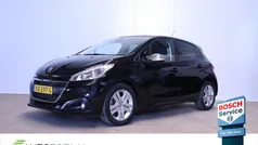 Zwart, metallic lak Gebruikt 2019 Peugeot 208 Signature Sky Hatchback | € 9.850 (Goede deal)