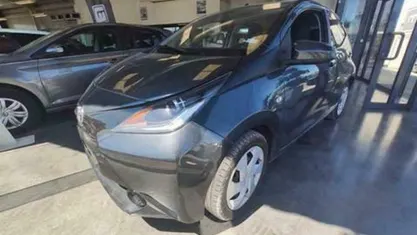 Grijs Gebruikt 2017 Toyota Aygo Hatchback | € 9.490 (Eerlijke prijs)