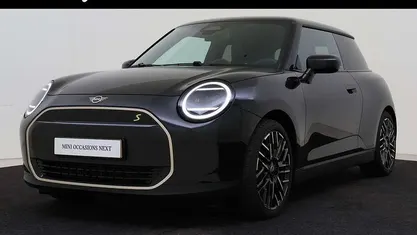 Occasion Mini Cooper SE Favoured 160 kW (218 PK) 2024 Zwart Hatchback