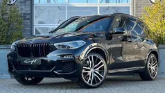 Zwart, metallic lak Gebruikt 2021 BMW X5 M Sport SUV | € 64.950 (Eerlijke prijs)
