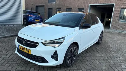 Occasion Opel Corsa-e Ultimate 100 kW (136 PK) 2022 Wit Hatchback