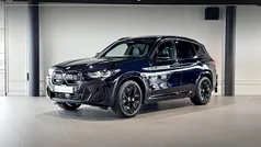 M carbonschwarz Gebruikt 2023 BMW iX3 Executive SUV | € 45.900 (Eerlijke prijs)