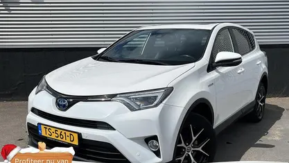 Wit Gebruikt 2018 Toyota RAV4 Hybrid Style SUV | € 26.699 (Eerlijke prijs)