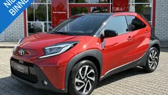 Rood Nieuw 2025 Toyota Aygo Pulse Hatchback | € 25.045 (Eerlijke prijs)