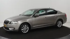 Gebruikt 2016 Skoda Octavia Ambition Hatchback | € 12.700 (Eerlijke prijs)