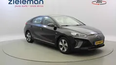 Zwart, metallic lak Gebruikt 2019 Hyundai Ioniq Comfort Sedan | € 11.845 (Goede deal)