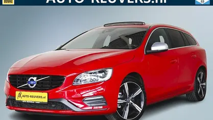 Rood Occasion 2018 Volvo V60 R-Design Stationwagen | € 17.700 (Super prijs)