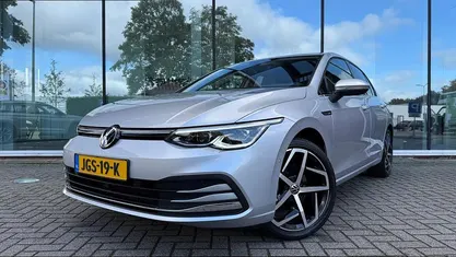 Gebruikt 2021 VW Golf VIII Style Hatchback | € 24.990 (Eerlijke prijs)