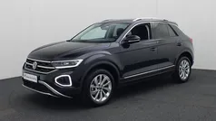 Gebruikt 2024 VW T-Roc Style SUV | € 33.880 (Eerlijke prijs)