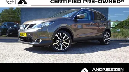 Bruin Gebruikt 2015 Nissan Qashqai Tekna SUV | € 14.945 (Eerlijke prijs)