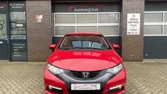 Rood, metallic lak Gebruikt 2013 Honda Civic S Hatchback | € 9.150 (Goede deal)