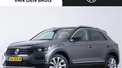 Grijs Gebruikt 2018 VW T-Roc Style SUV | € 23.895 (Eerlijke prijs)