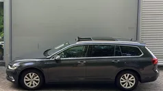 Grijs, metallic lak Gebruikt 2019 VW Passat Comfortline Stationwagen | € 17.949 (Eerlijke prijs)