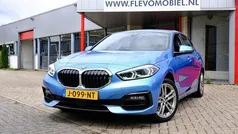 Blauw, metallic lak Gebruikt 2020 BMW 118 Executive Hatchback | € 18.450 (Eerlijke prijs)