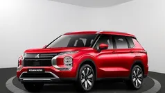 Gebruikt 2025 Mitsubishi Outlander Edition SUV | € 58.390 (Eerlijke prijs)