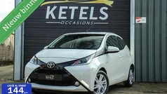 Gebruikt 2017 Toyota Aygo X-play Hatchback | € 8.750 (Eerlijke prijs)
