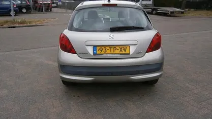 Grijs Gebruikt 2007 Peugeot 207 Hatchback | € 1.975 (Eerlijke prijs)