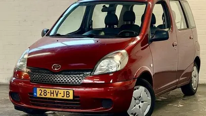 Occasion Toyota Yaris Verso Luna 86 PK (63 kW) 2002 Rood MPV