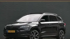 Zwart Gebruikt 2021 Skoda Karoq SportLine SUV | € 28.950 (Eerlijke prijs)
