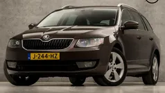 Bruin Gebruikt 2015 Skoda Octavia Stationwagen | € 12.445 (Eerlijke prijs)