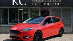 Rood Gebruikt 2016 Ford Focus Hatchback | € 13.950 (Eerlijke prijs)