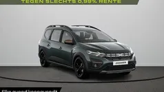 Cedar green (groen mica) Nieuw 2025 Dacia Jogger Extreme MPV | € 31.995 (Eerlijke prijs)
