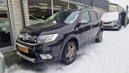 Occasion 2017 Dacia Sandero Lauréate Hatchback | € 7.899 (Eerlijke prijs)