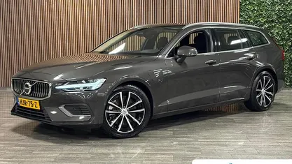 Occasion 2025 Volvo V60 Stationwagen | € 39.895 (Eerlijke prijs)