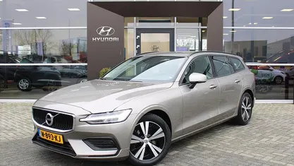 Occasion 2022 Volvo V60 Momentum Stationwagen | € 28.245 (Super prijs)