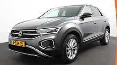 Grijs Gebruikt 2023 VW T-Roc Style SUV | € 27.890 (Eerlijke prijs)