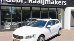 Wit Gebruikt 2013 Volvo V60 Momentum Stationwagen | € 5.400 (Eerlijke prijs)