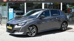 Grijs Gebruikt 2022 Peugeot 208 Allure Hatchback | € 18.695 (Eerlijke prijs)