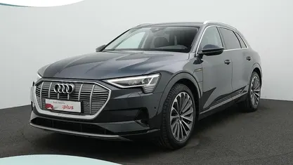 Grijs (metallic) Occasion 2020 Audi e-tron Comfort SUV | € 28.800 (Goede deal)